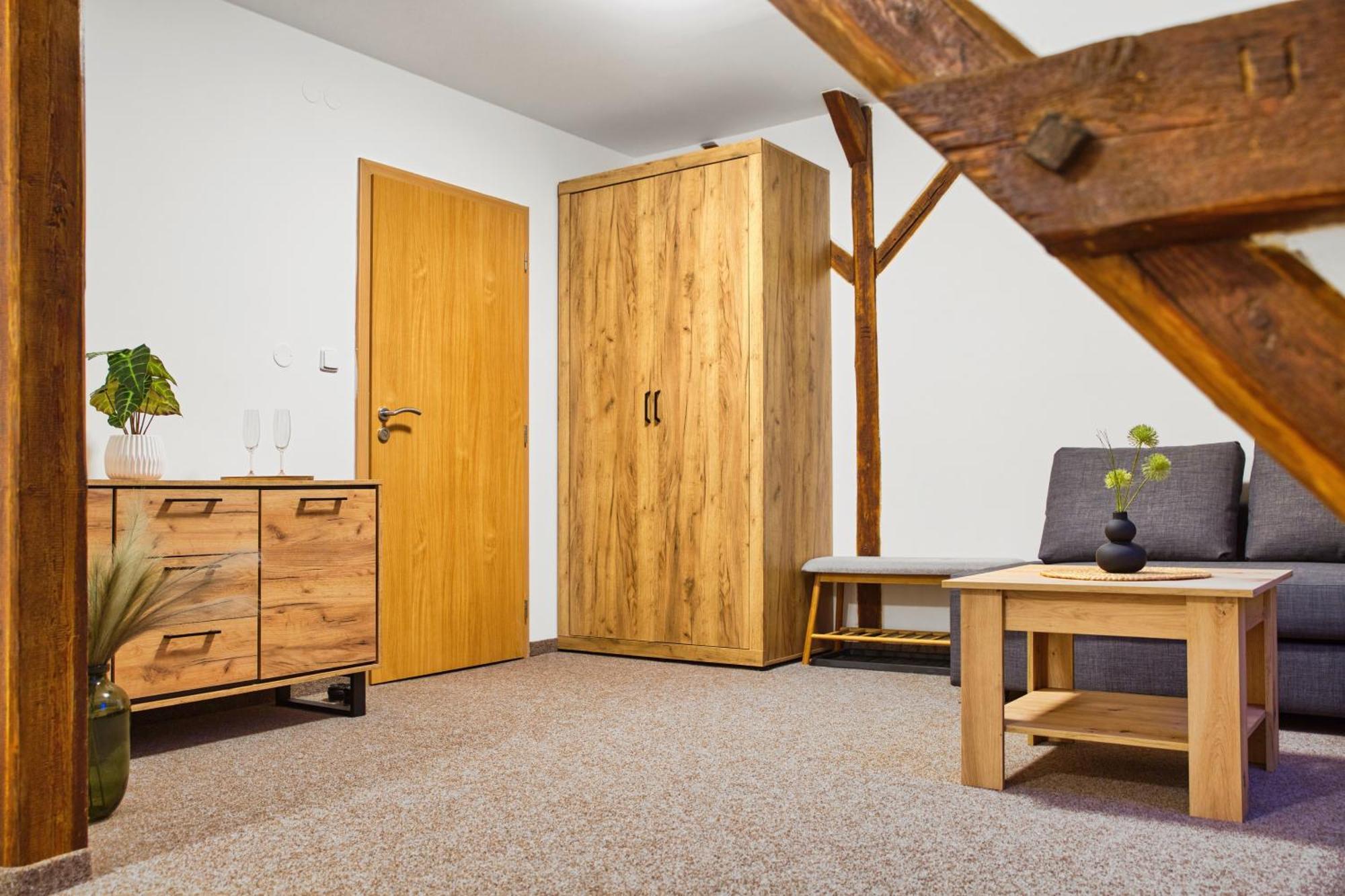 Hotel A Restaurace Ruze Podborany Экстерьер фото