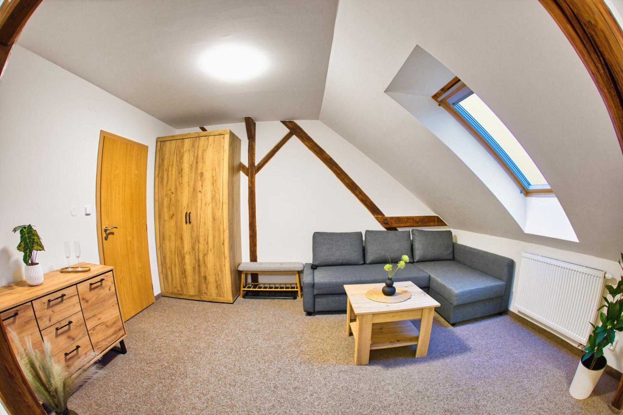 Hotel A Restaurace Ruze Podborany Экстерьер фото