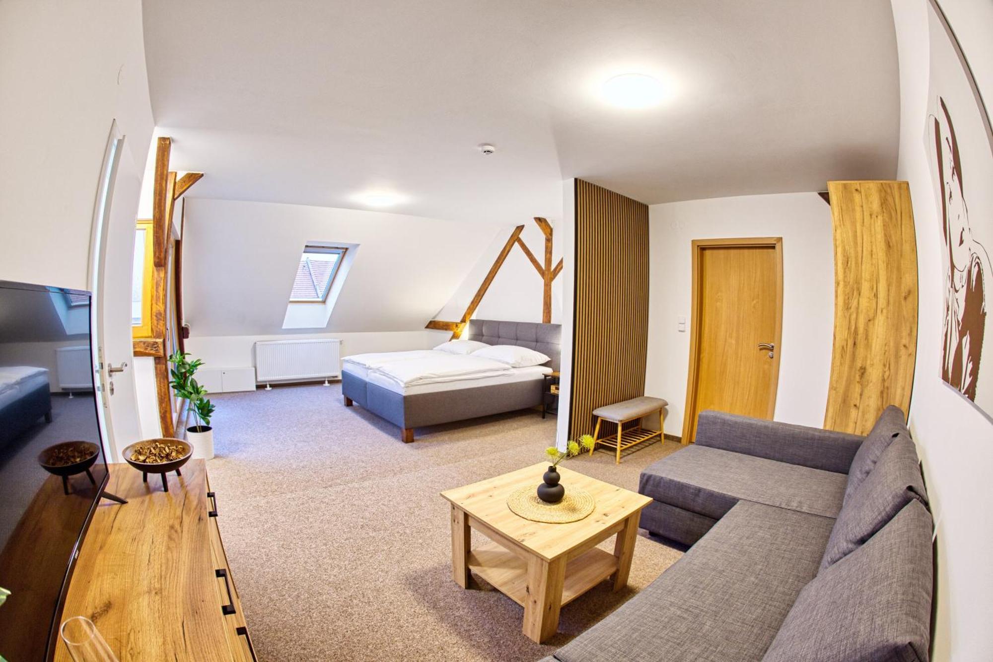 Hotel A Restaurace Ruze Podborany Экстерьер фото